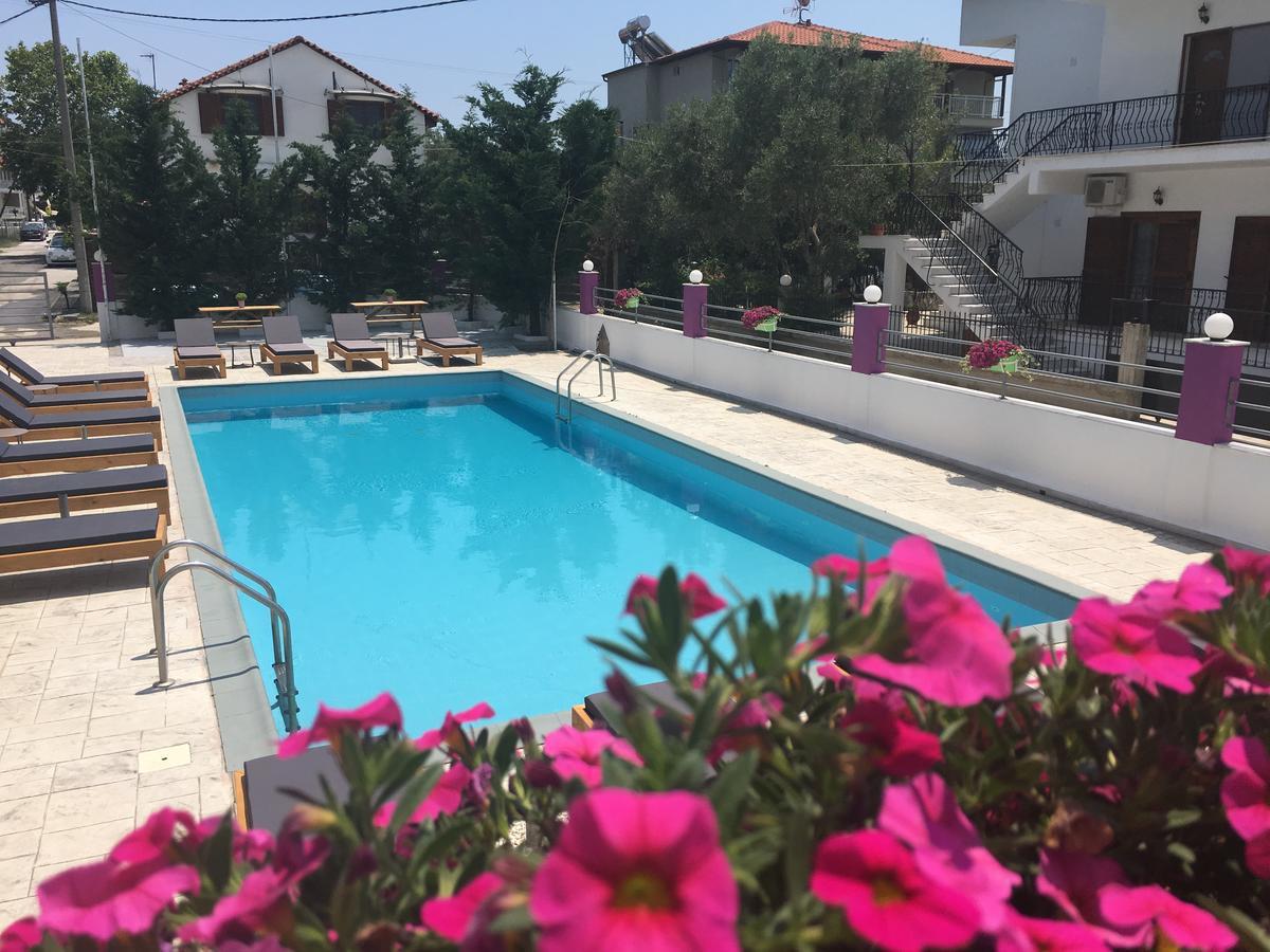 Philoxenia Evgenia Aparthotel Vrasna Bagian luar foto